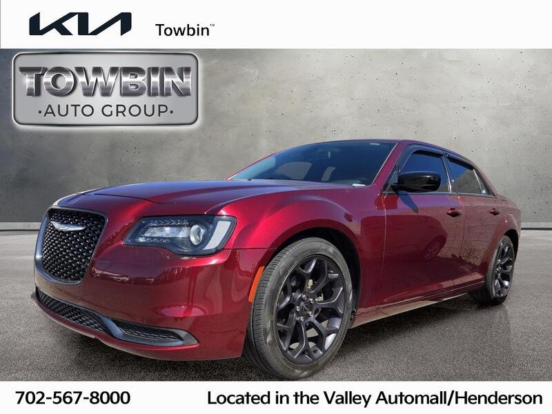 2019 Chrysler 300 Touring's photo