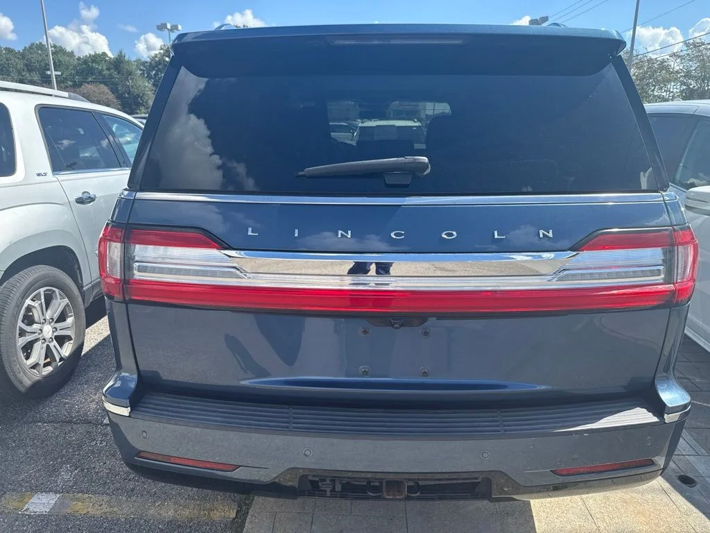Used 2019 Blue Lincoln Select image 4