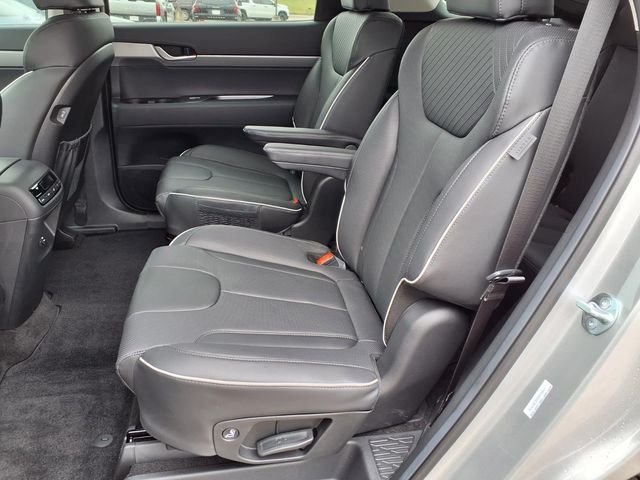 Used 2025 Silver Hyundai SEL image 10