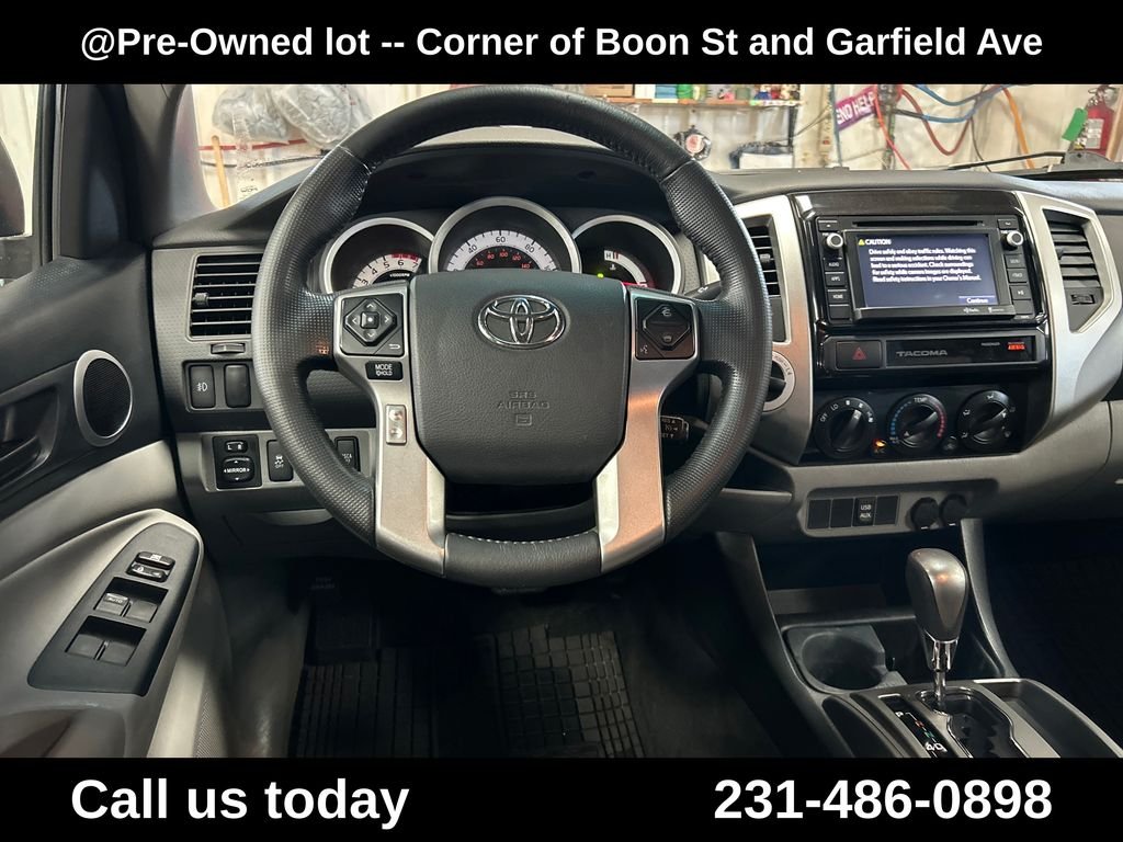 Used 2015 Red Toyota Base image 17