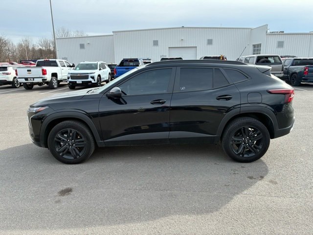 Used 2025 Chevrolet Trax LT with VIN KL77LHEPXSC109638 for sale in Kansas City