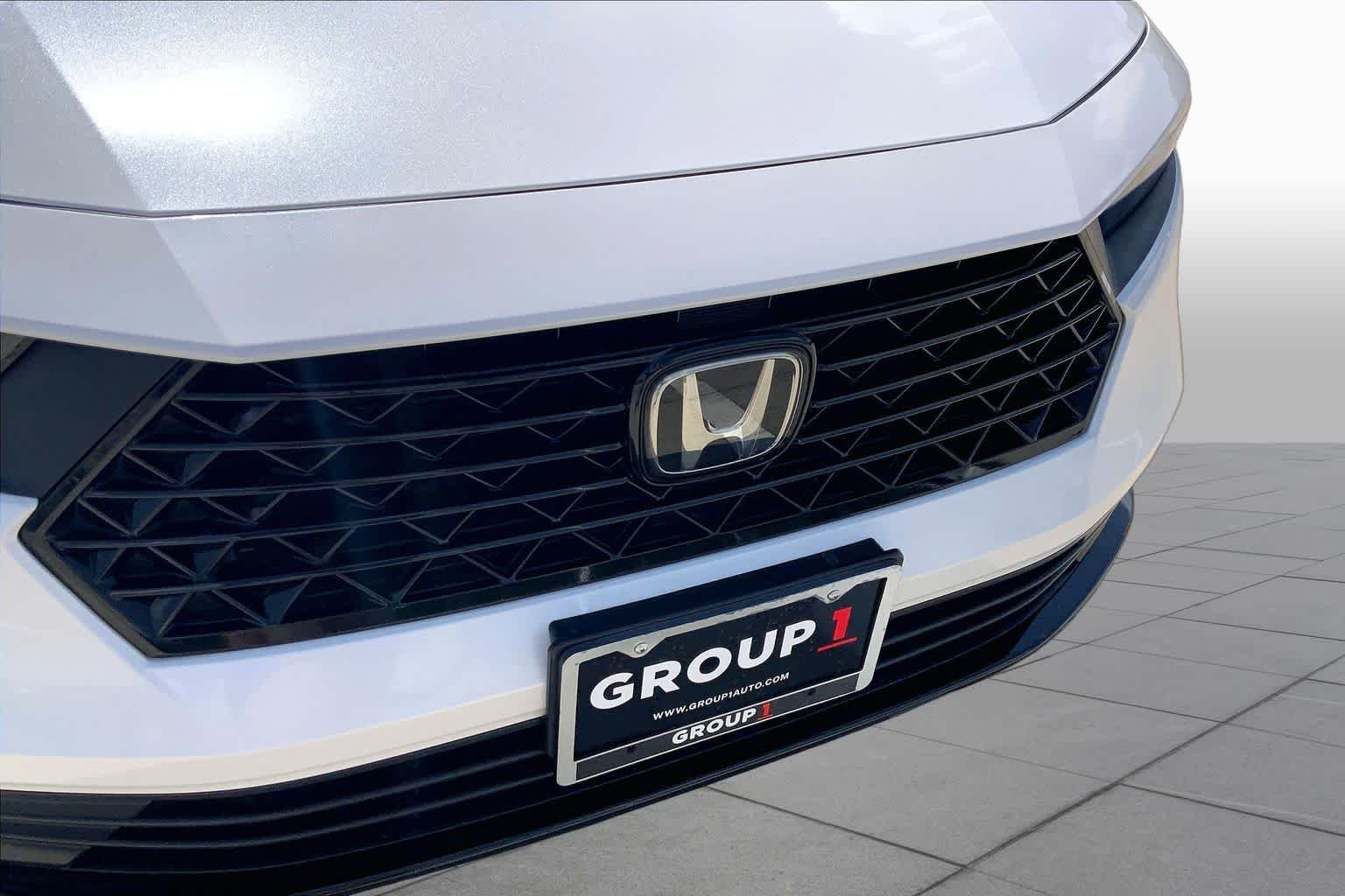 Used 2025 Platinum White Pearl Honda Sport-L image 29