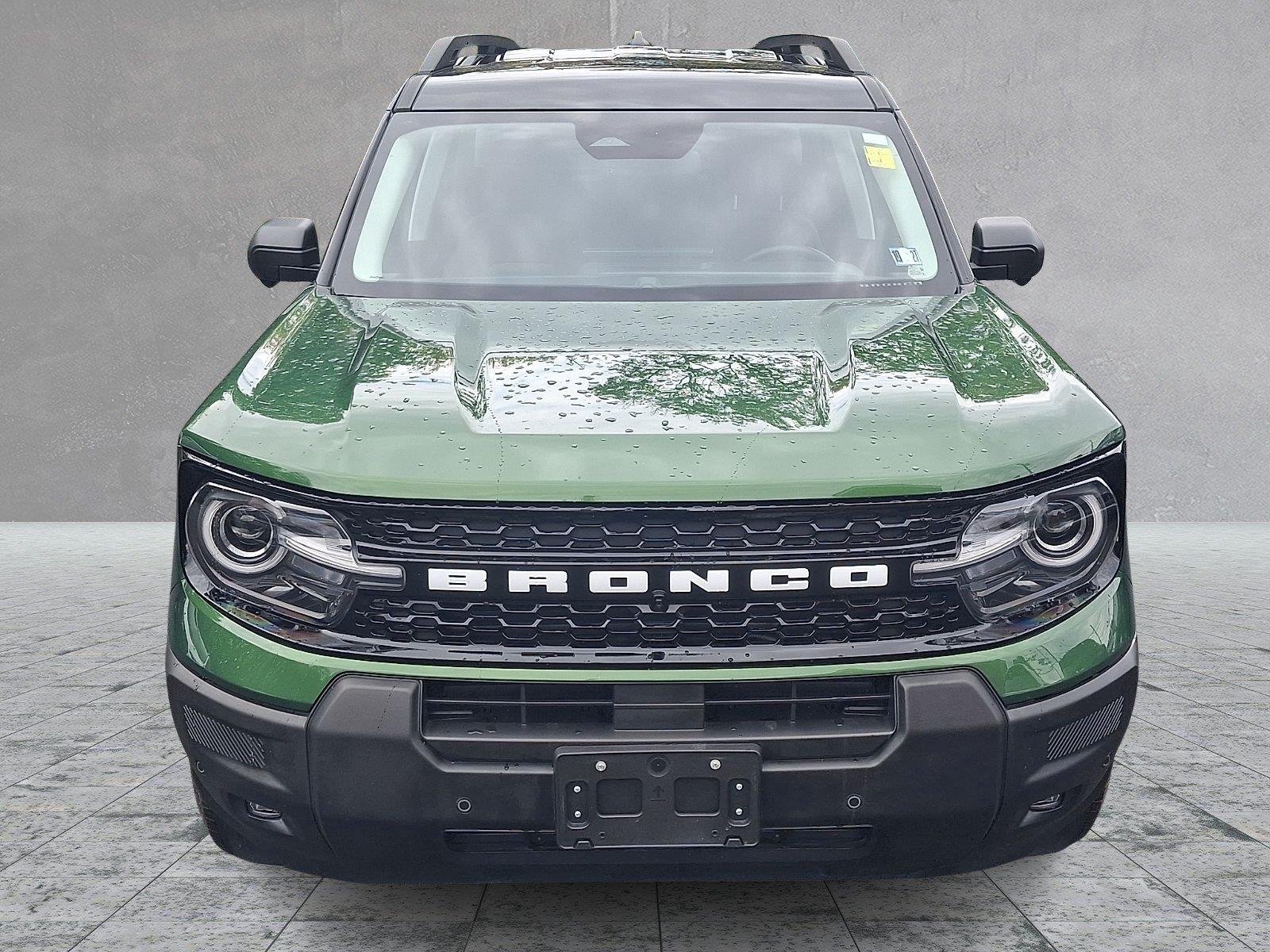 Used 2025 Eruption Green Metallic Ford Outer Banks image 2