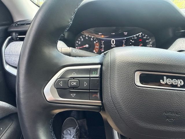 Used 2022 Black Jeep Latitude image 19