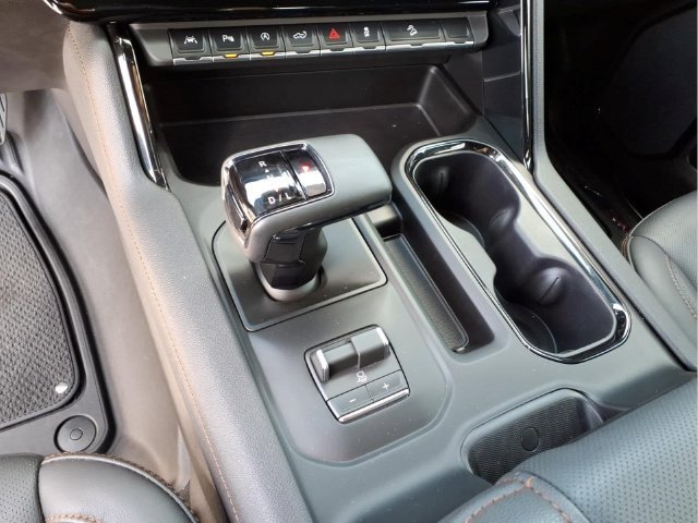 Used 2026 White GMC AT4 image 27