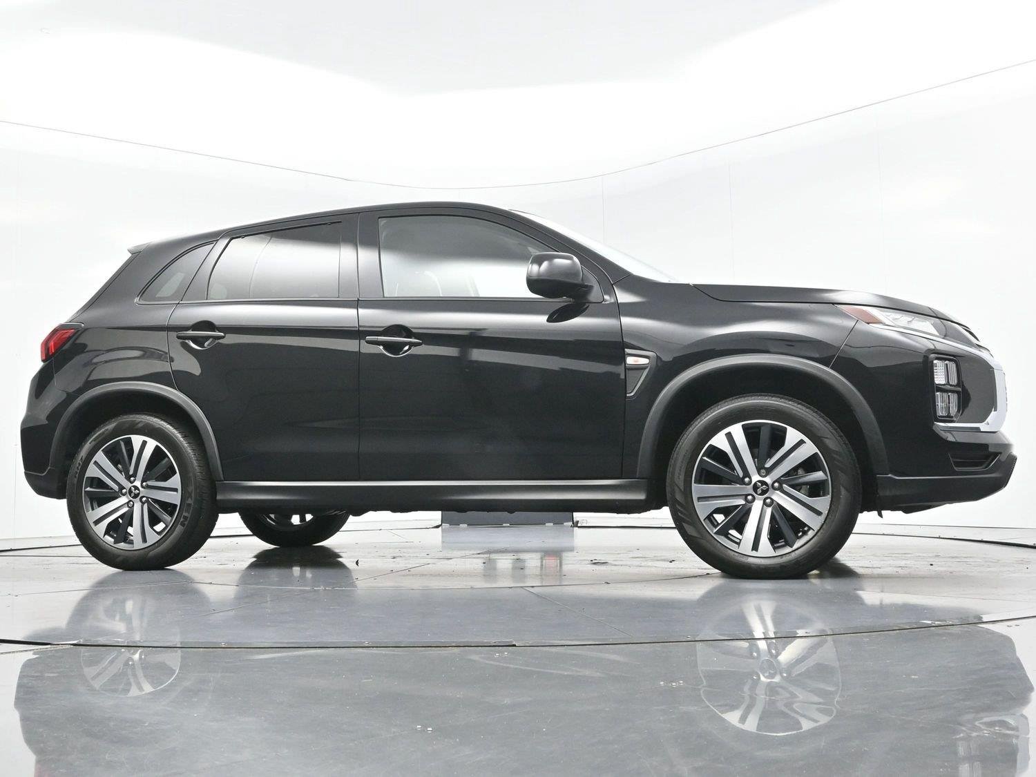 Used 2023 Labrador Black Pearl Mitsubishi ES image 38