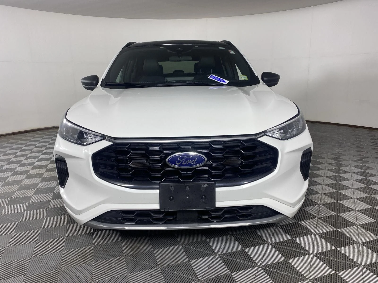 Used 2023 Star White Metallic Tri-Coat Ford ST-Line image 12