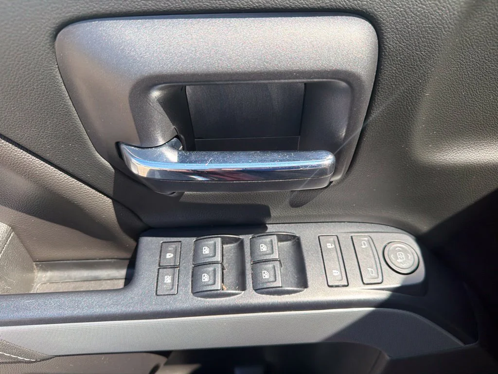 Used 2018 CAJUN RED TINTCOAT Chevrolet LT image 14