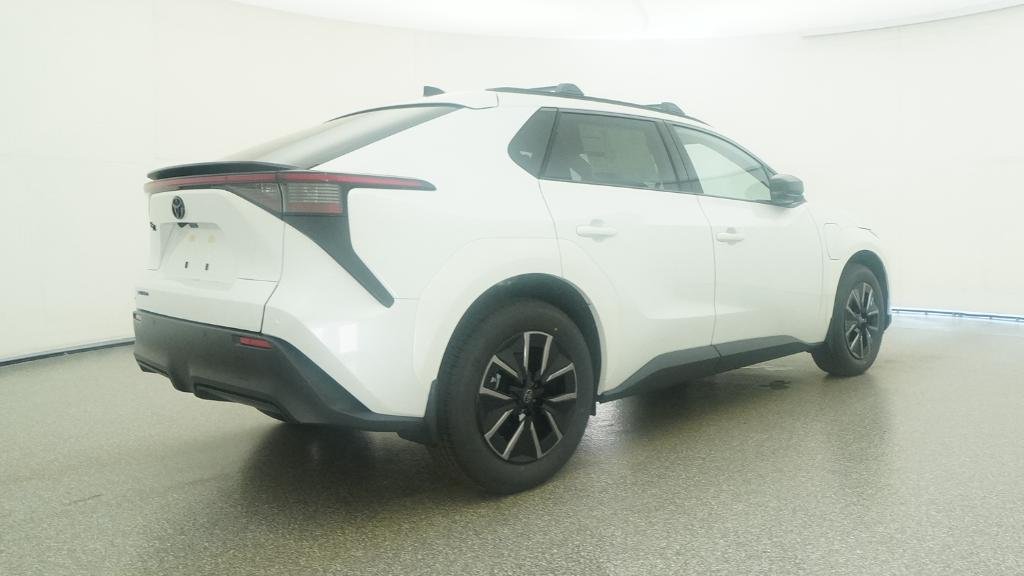 New 2026 Wind Chill Pearl Toyota XLE image 26