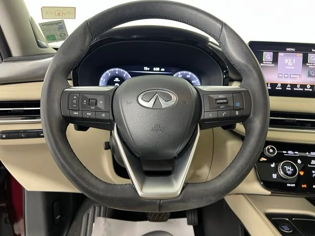 Used 2023 Red INFINITI LUXE image 20