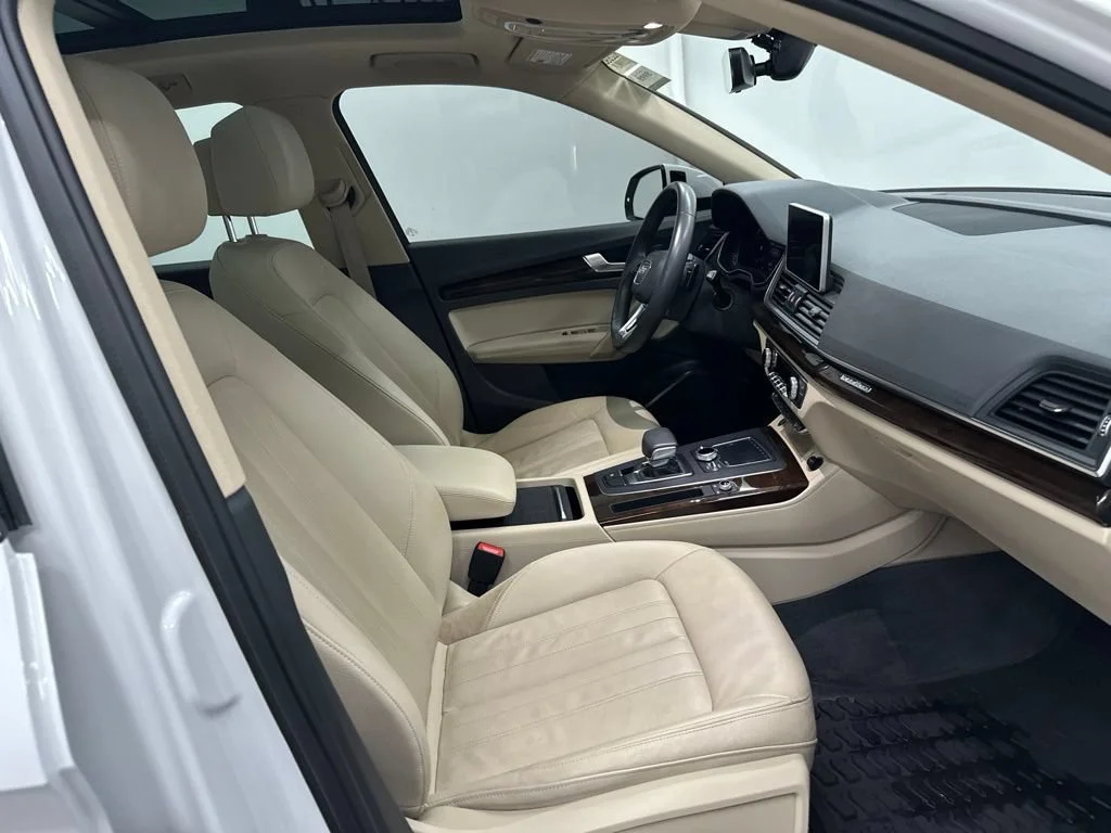 Used 2020 White Audi 45 Premium Plus image 27