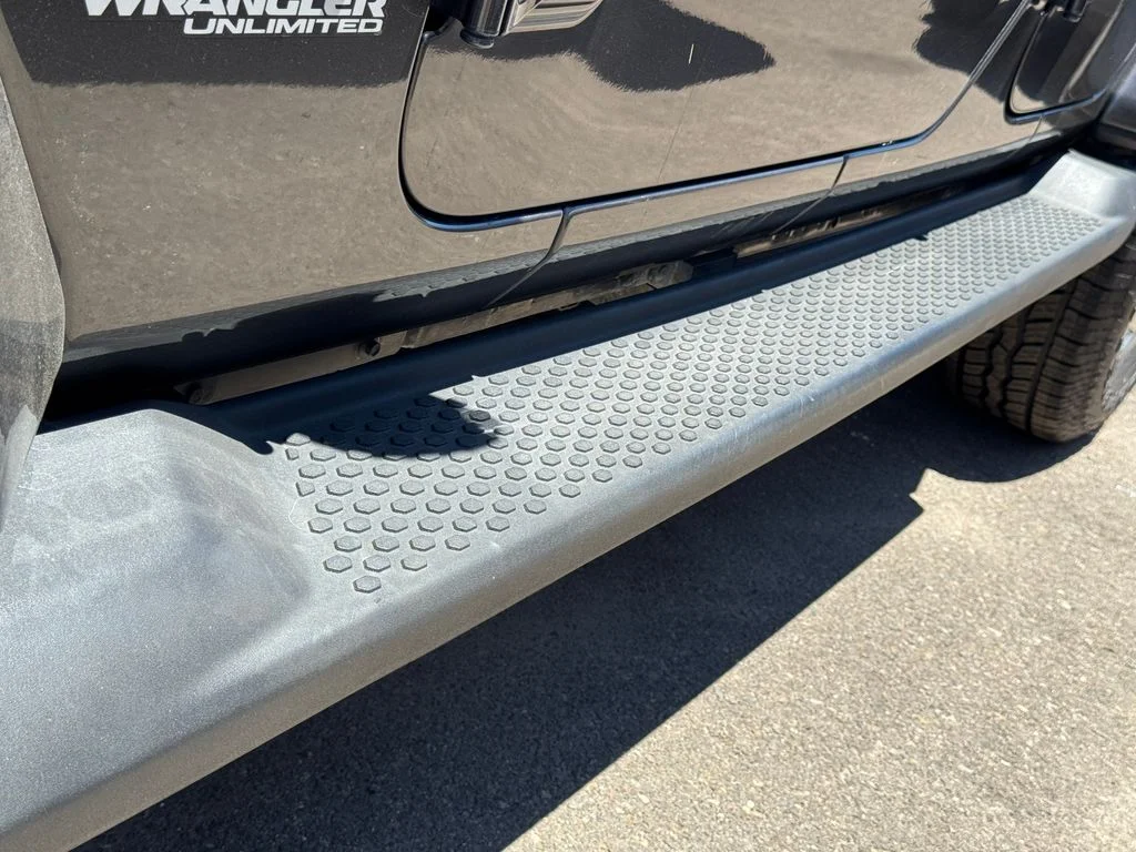 Used 2021 Gray Jeep Unlimited Sahara image 21