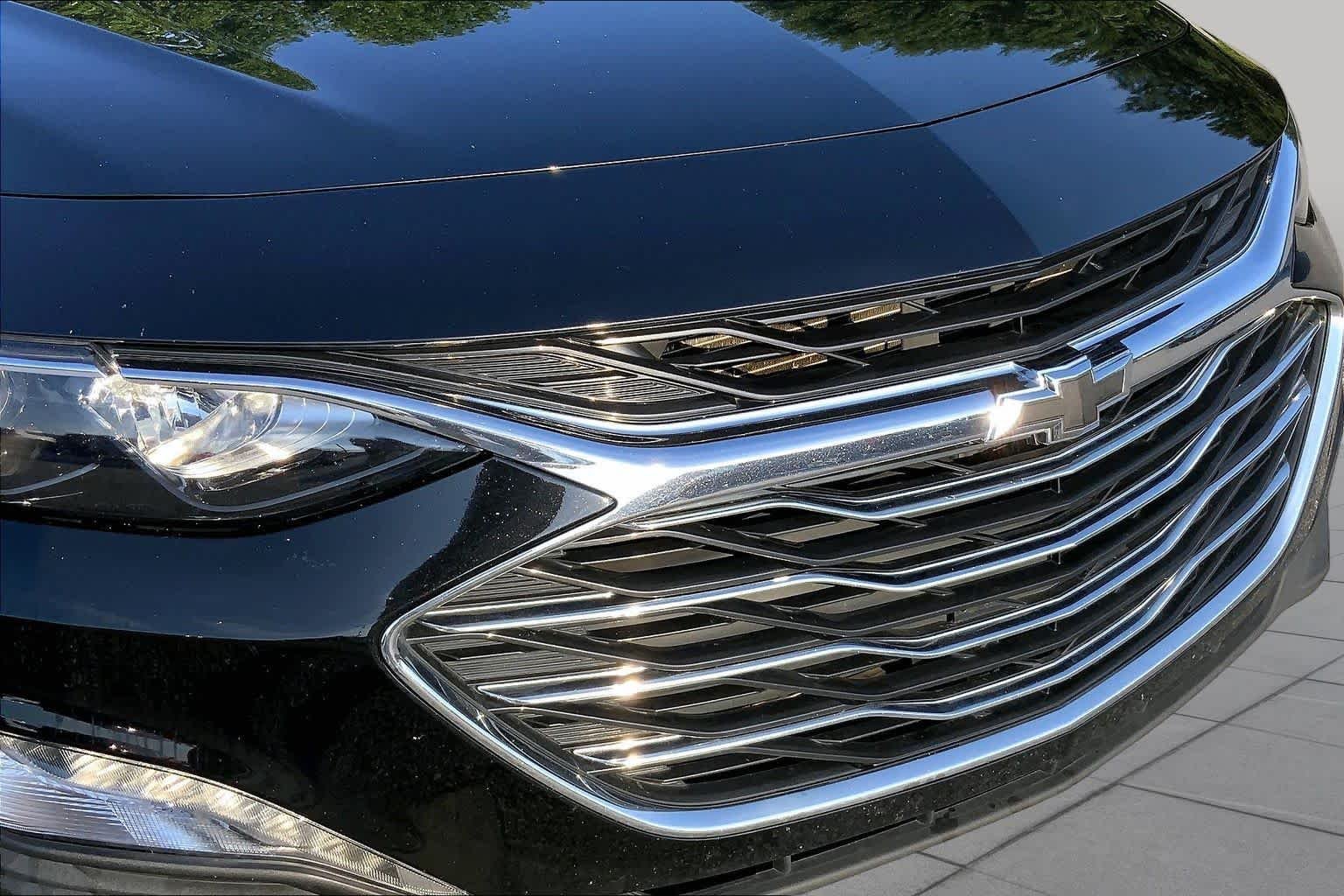 Used 2024 Mosaic Black Metallic Chevrolet LT image 27