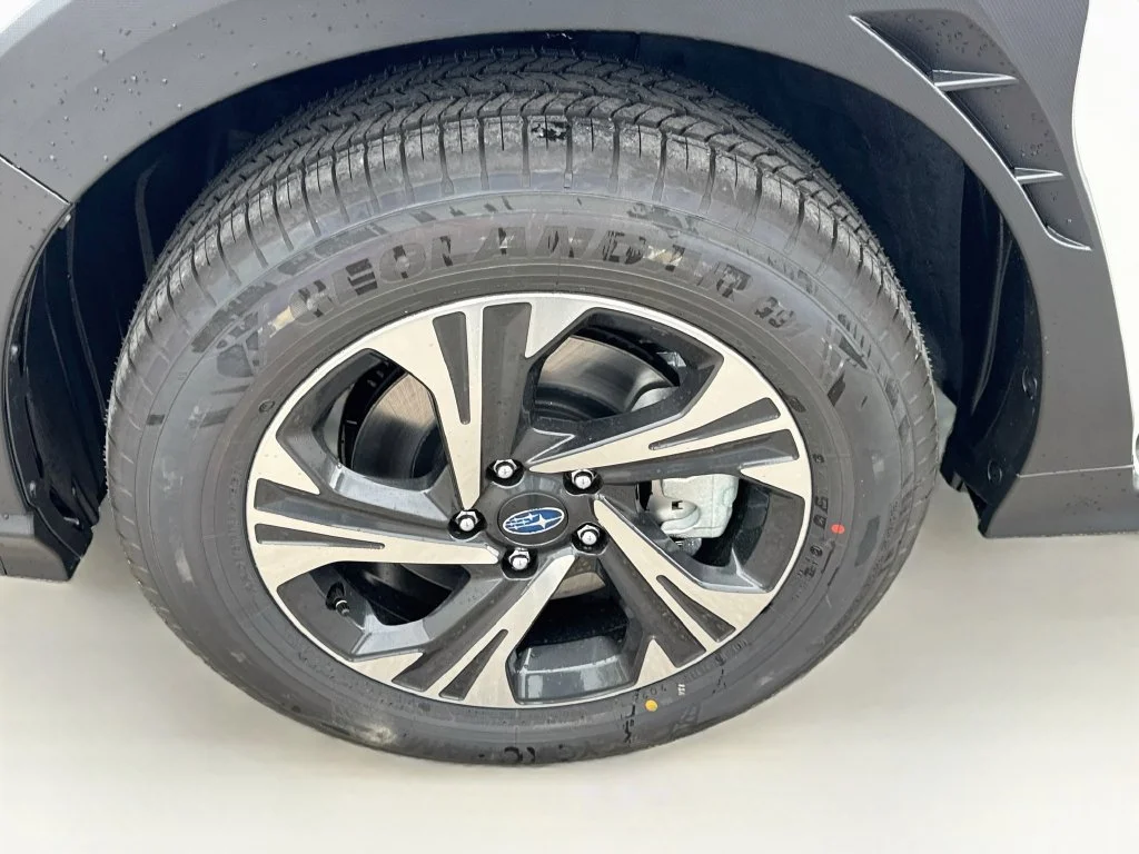 New 2027 White Subaru Premium image 39