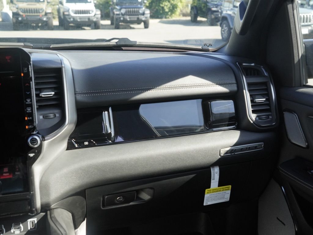 New 2026 Diamond Black Crystal Pearl-Coat Exterior Paint RAM Rebel image 24