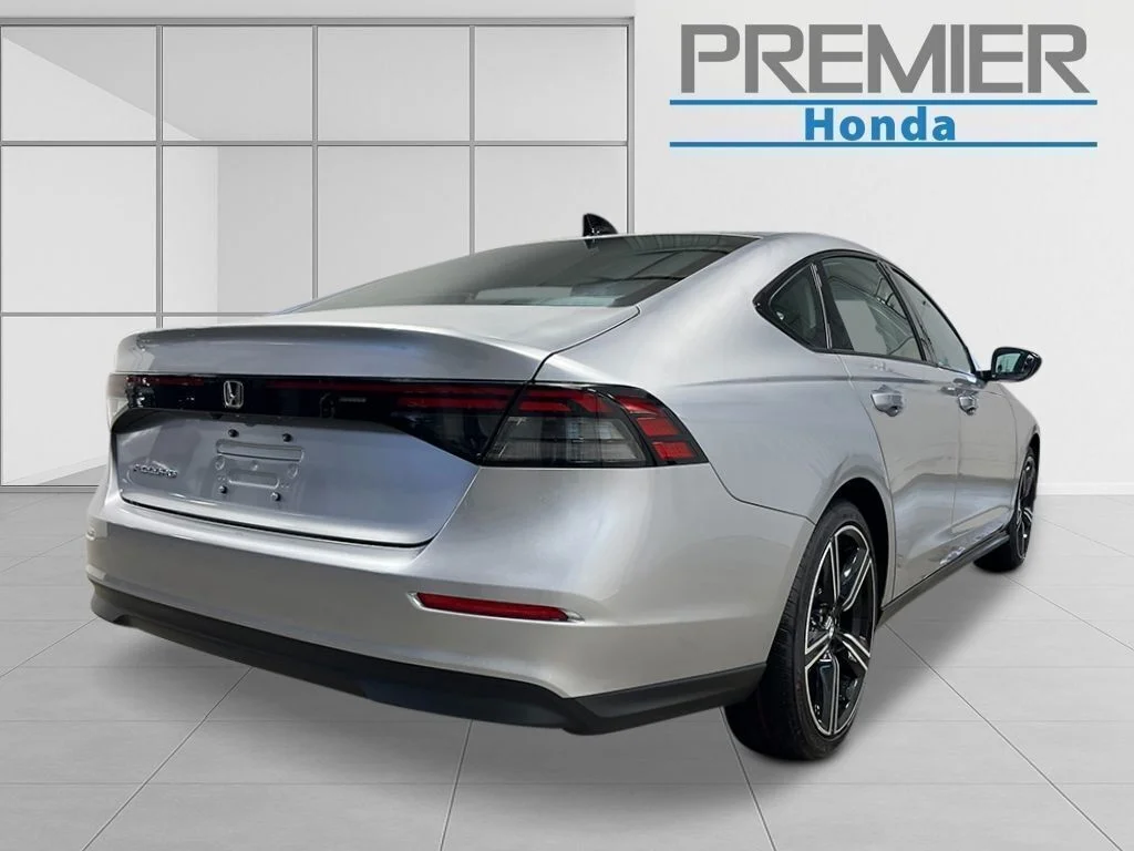 New 2026 Solar Silver Metallic Honda SE image 5