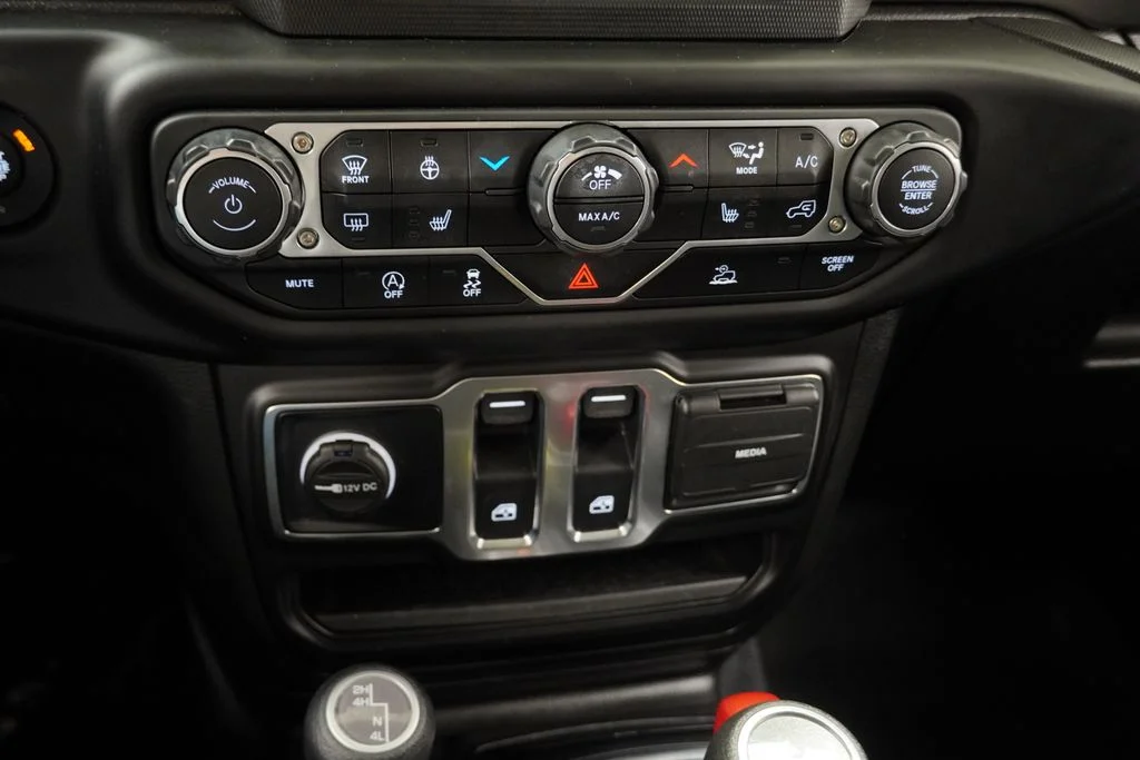 Used 2022 White Jeep Willys image 32