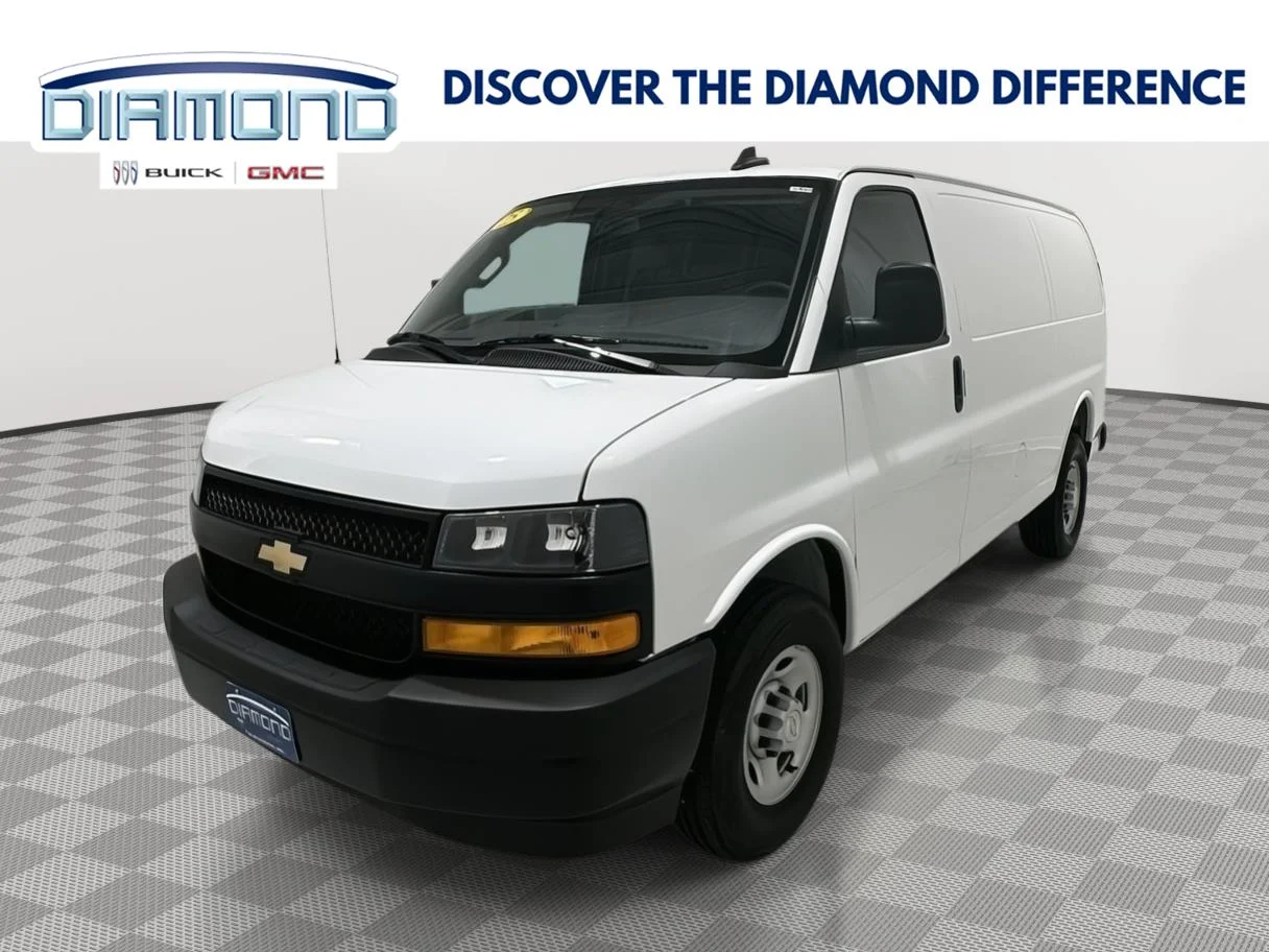 Used 2025 Summit White Chevrolet WT image 1