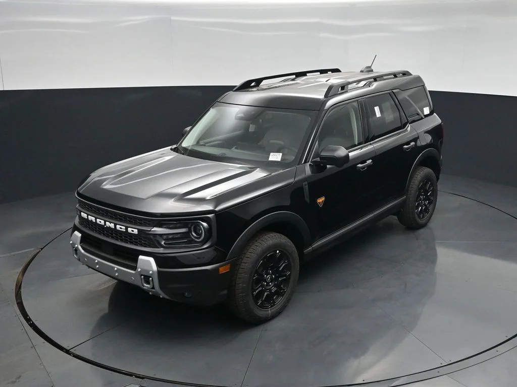 New 2026 Shadow Black Ford Badlands image 33