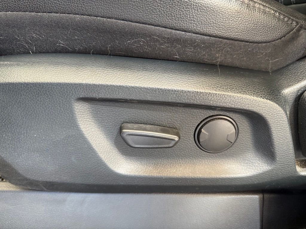 Used 2020 Magnetic Ford Lariat image 16