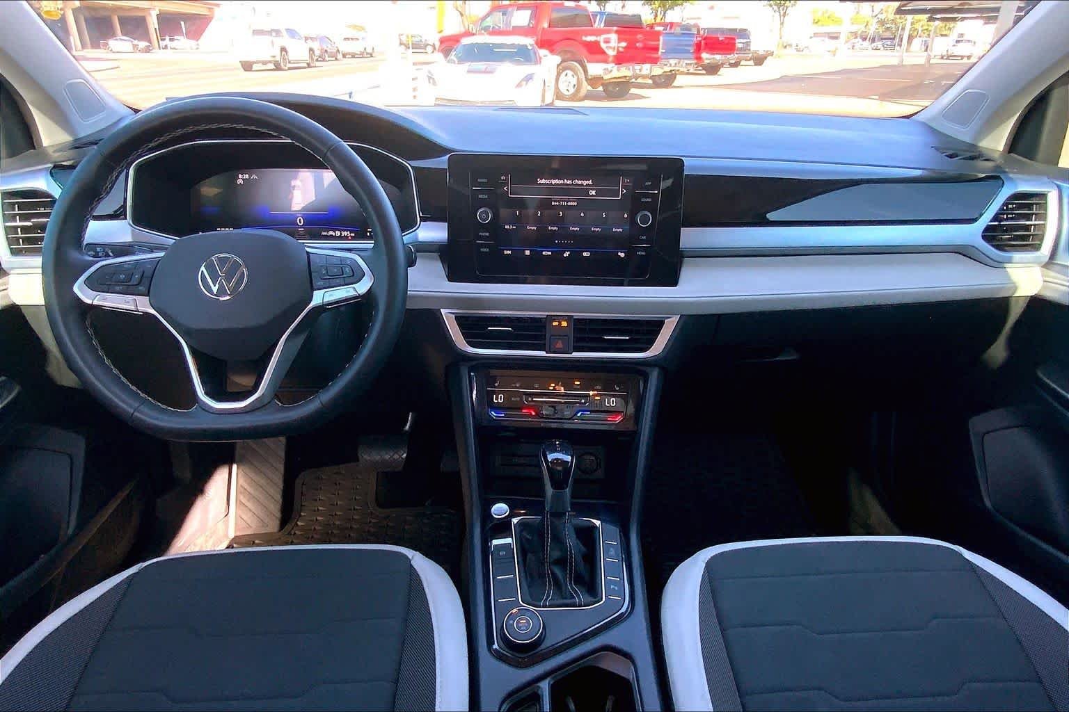 Used 2025 Deep Black Pearl Volkswagen SE image 16