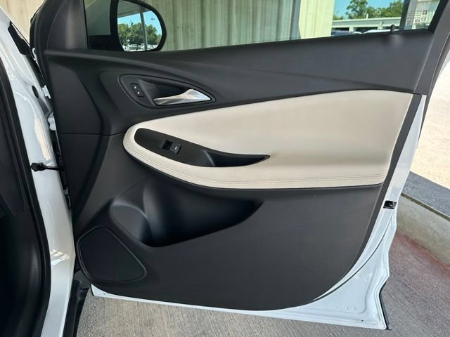 New 2026 Summit White Buick Preferred image 34