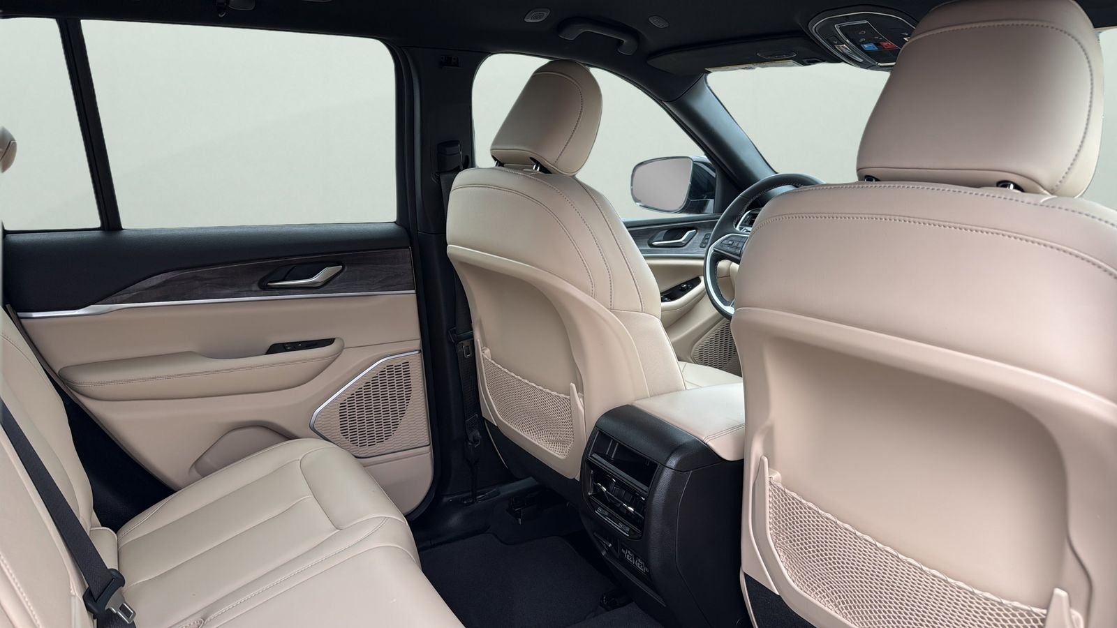 Used 2023 Red Jeep Limited image 28