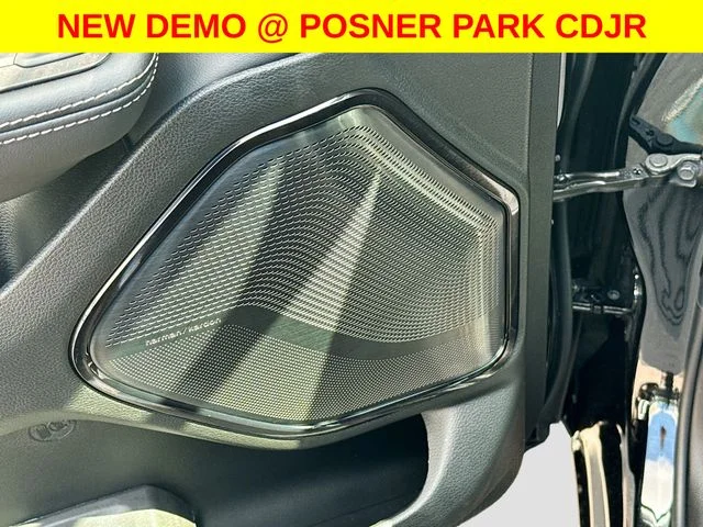 New 2026 Diamond Black Crystal Pearl-Coat Exterior Paint RAM Limited image 19