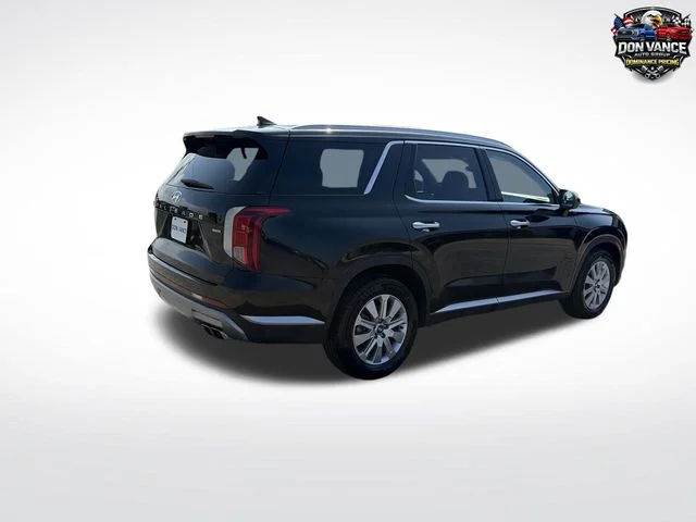 Used 2025 Black Hyundai SEL image 5