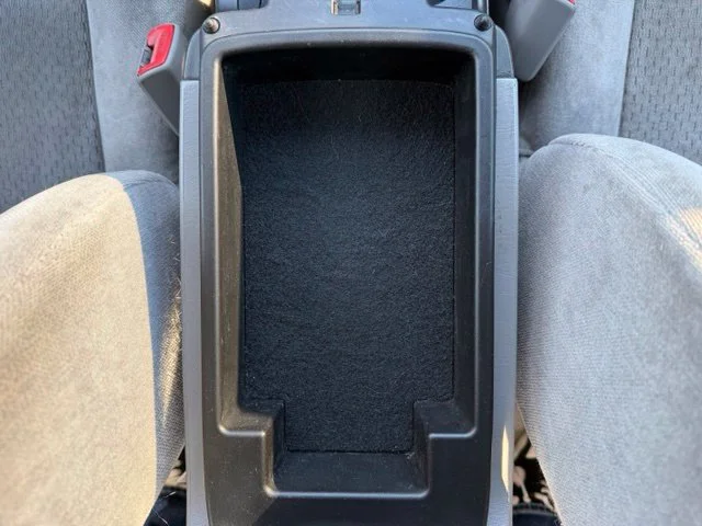 Used 2004 Silver Toyota LE image 25