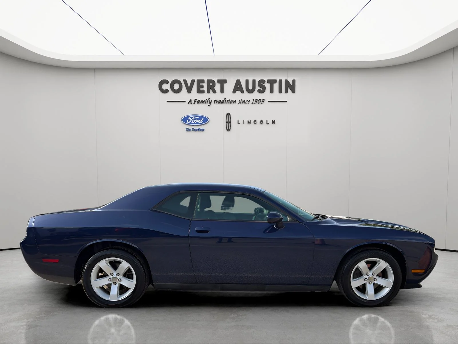 Used 2014 Blue Dodge SXT image 6