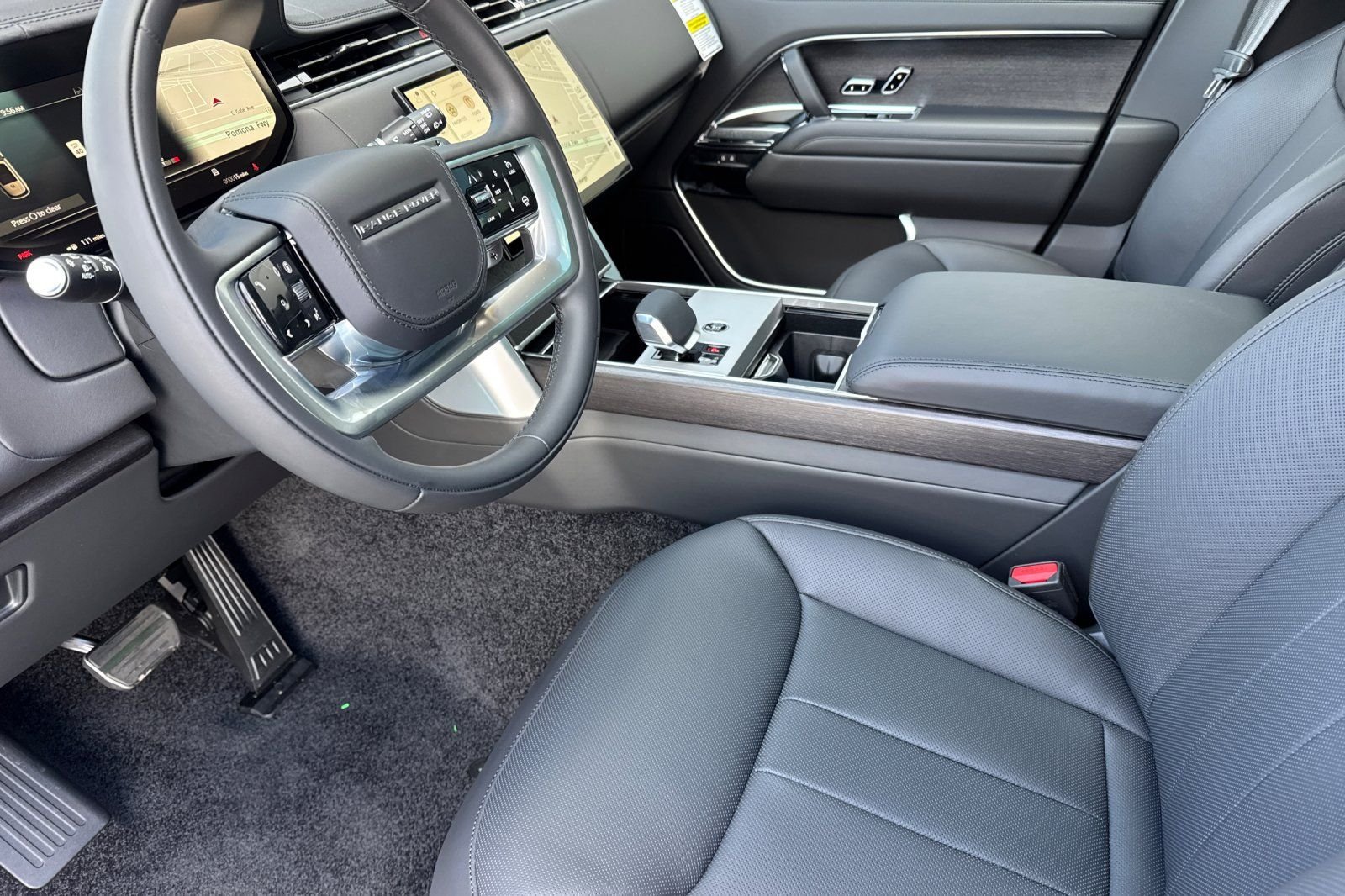 2026 Land Rover Range Rover SE - Photo 9