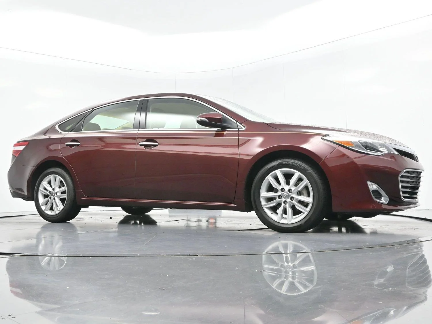 Used 2015 Ooh La La Rouge Mica Toyota XLE image 40