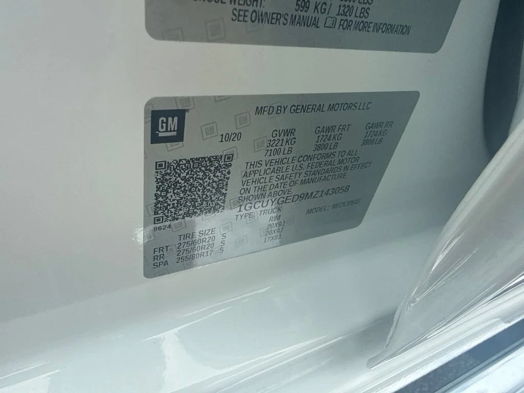 Used 2021 SUMMIT WHITE Chevrolet LTZ image 40