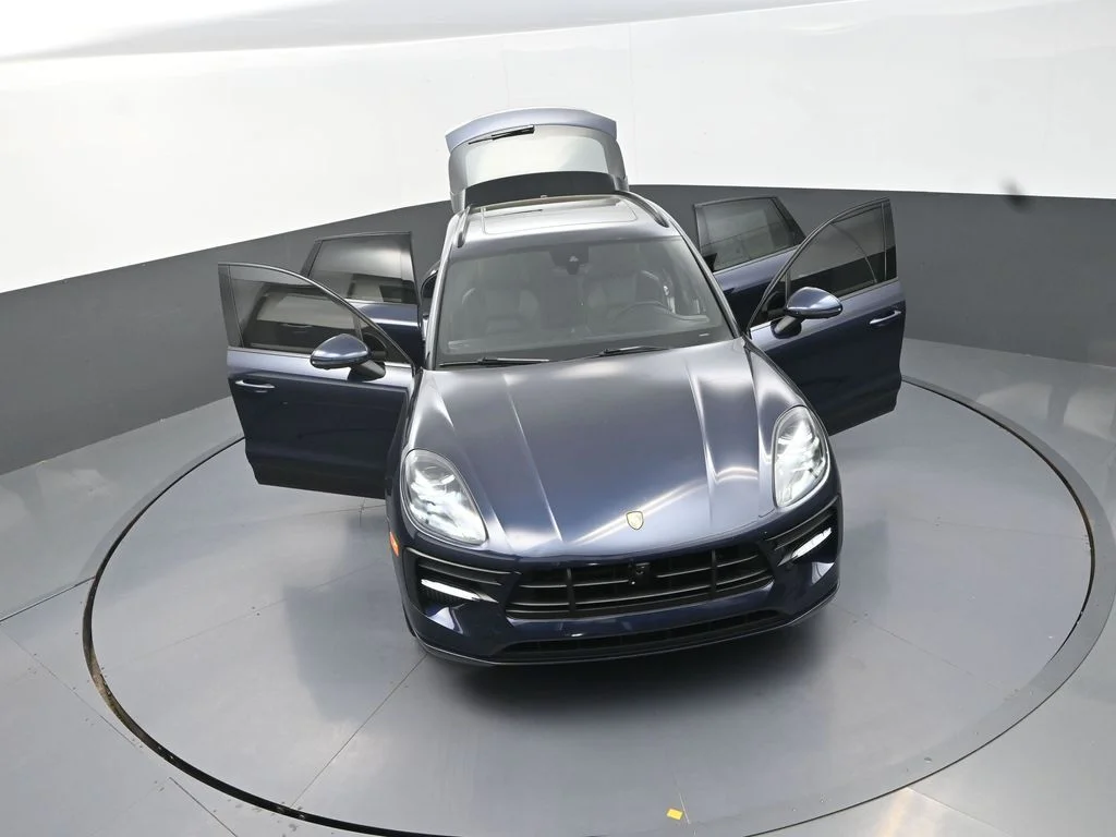 Used 2021  Porsche GTS image 30