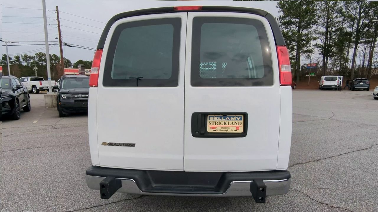 2024 GMC Savana Cargo Work Van - Photo 29