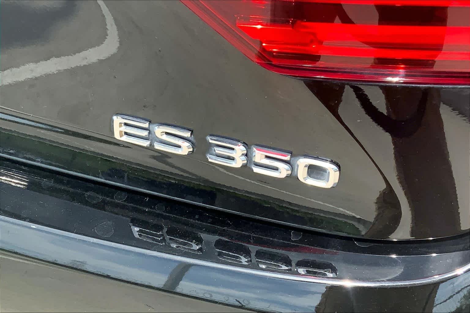 Used 2018 Obsidian Lexus  image 9
