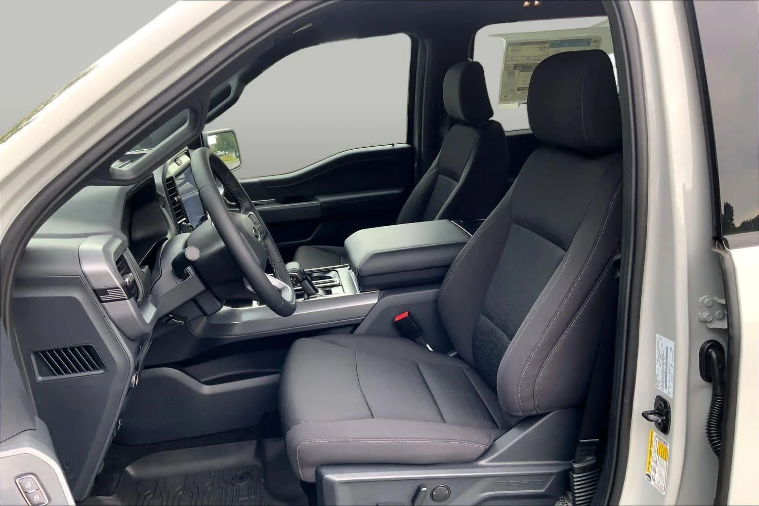 New 2026 Avalanche Ford XLT image 13