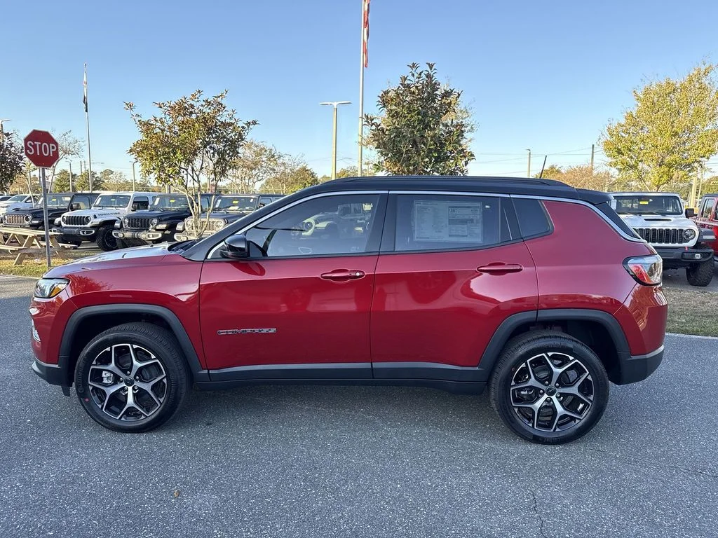 New 2026 Red Hot Pearl-Coat Exterior Paint Jeep Limited image 6