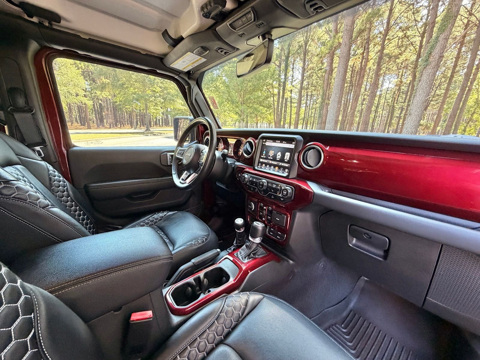 Used 2022 Snazzberry Pearlcoat Jeep Unlimited Sahara image 20