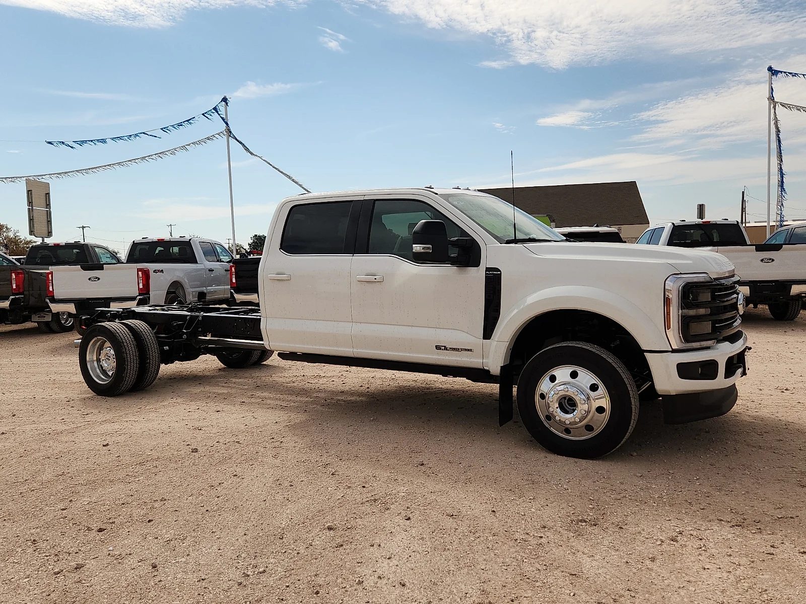 New 2027 Star White Metallic Tri-Coat Ford Platinum image 8