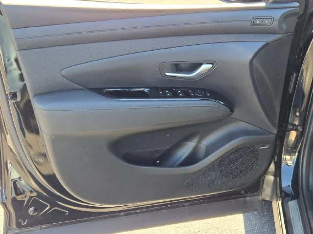 Used 2025 Black Hyundai Limited image 18