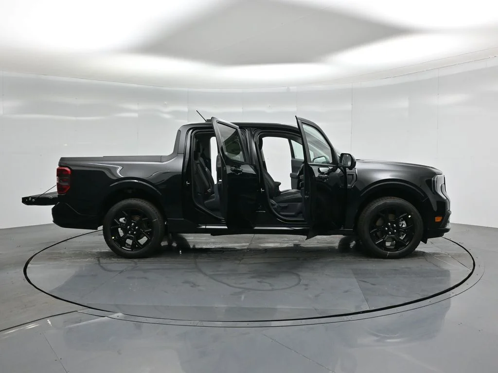 New 2026 Shadow Black Ford Lobo High image 4