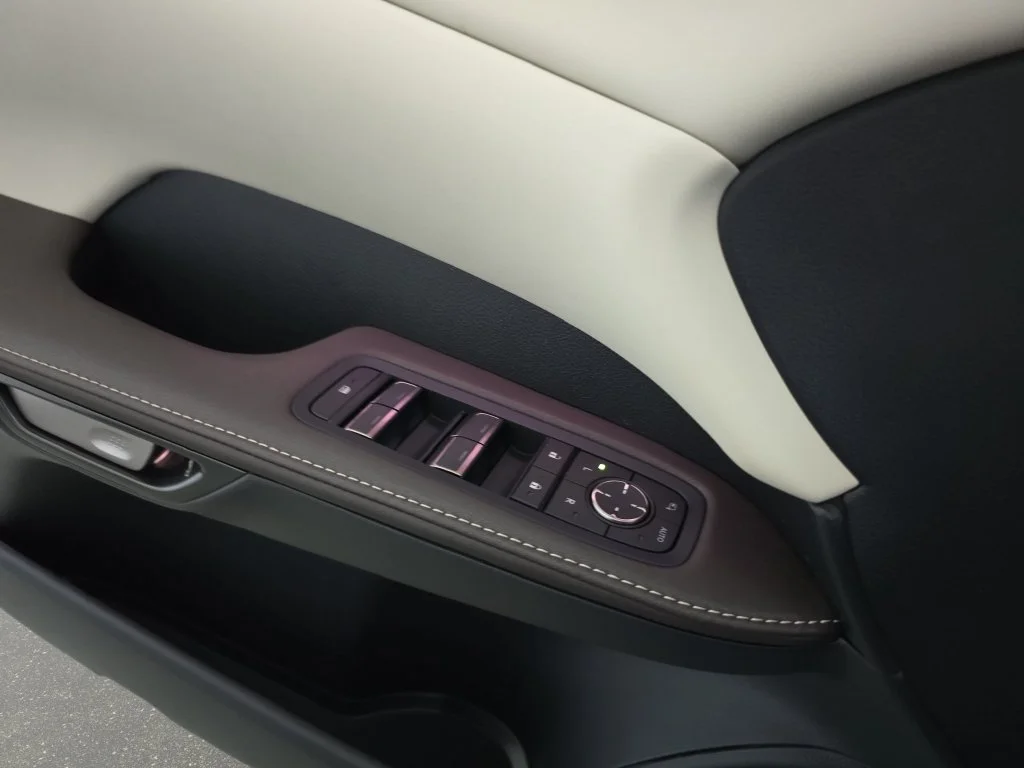 New 2026 Iridium Lexus PREMIUM PLUS image 25
