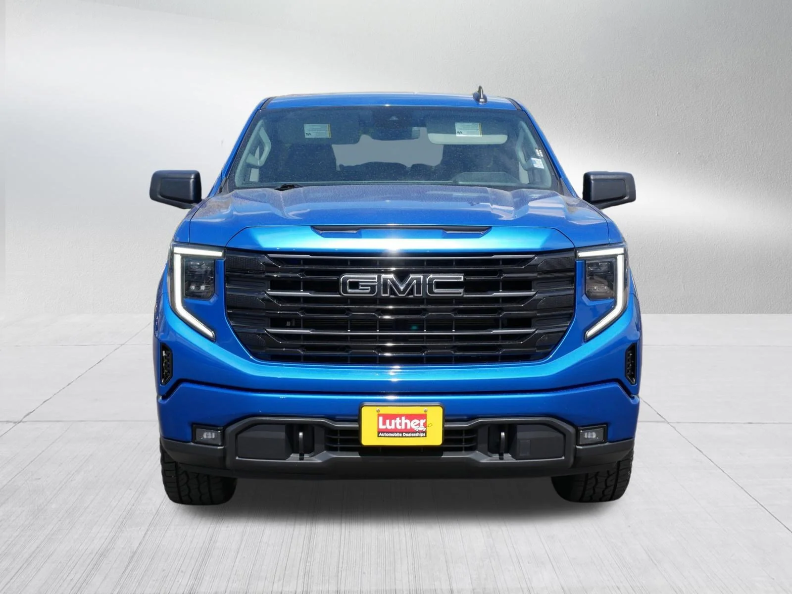Used 2022 Dynamic Blue Metallic GMC Elevation image 4