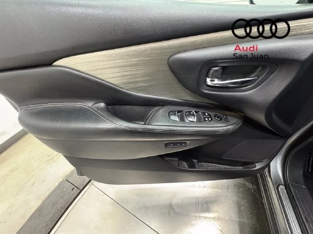 Used 2015 Gray Nissan SL image 34