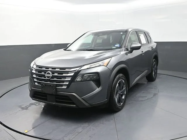 Used 2024 Gray Nissan SV image 5
