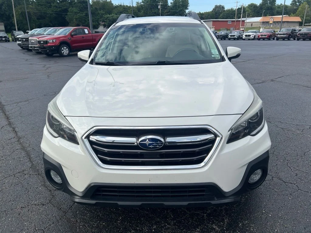 Used 2018 White Subaru 2.5i Premium image 6