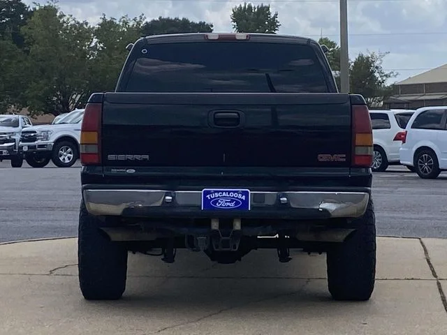 Used 2001 Black GMC SLE image 4