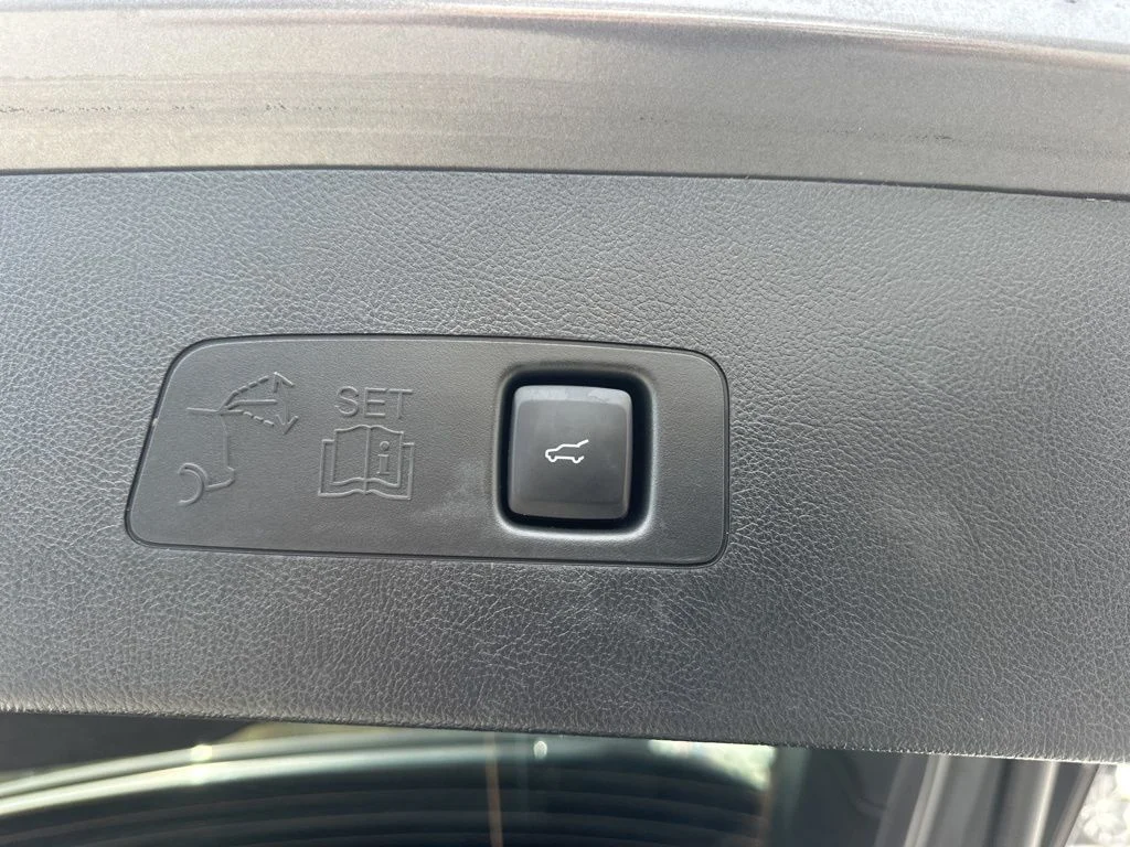 Used 2022 Gray Lincoln Standard image 30